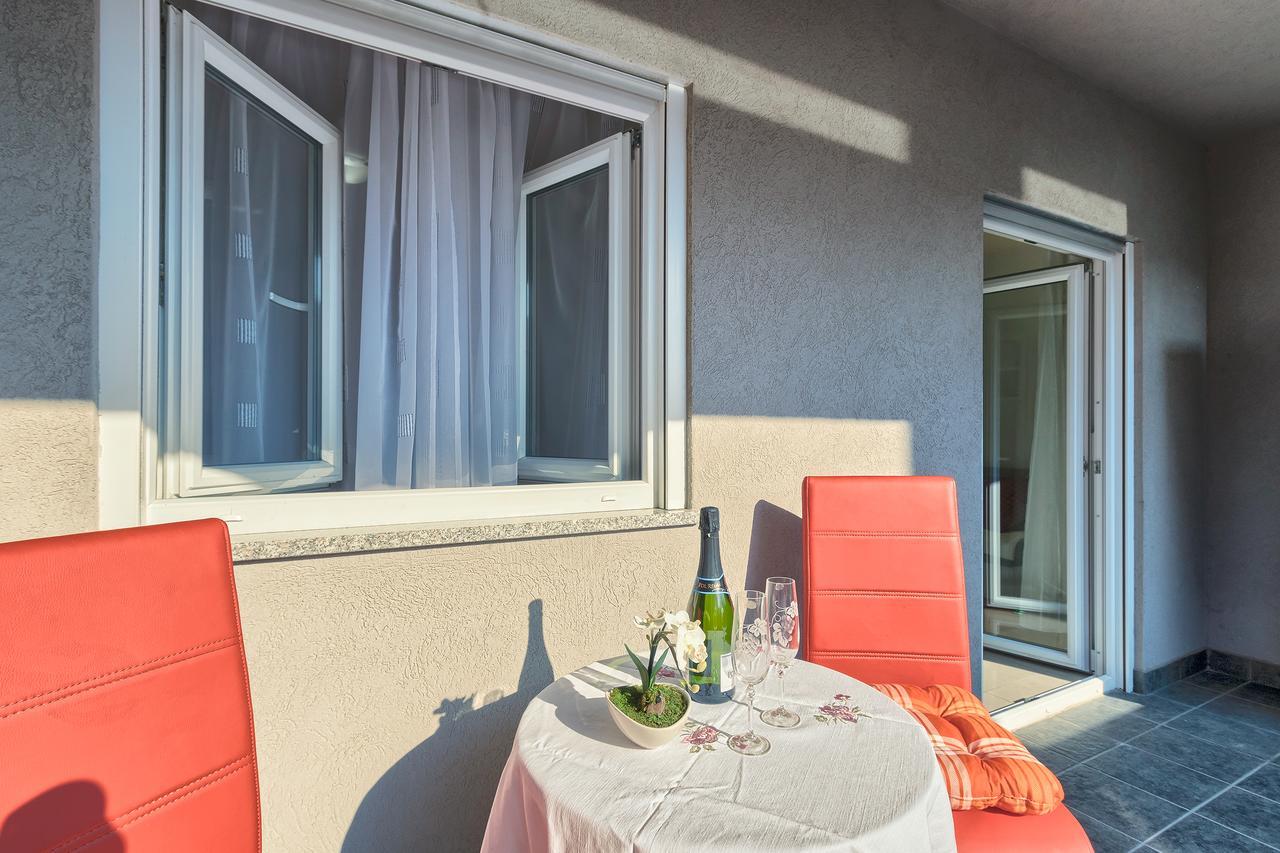 Fiore Apartment *